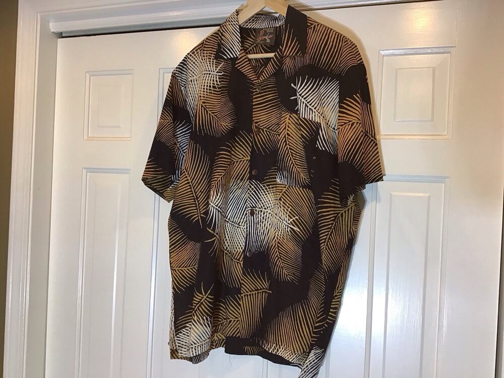 Caribelle Batik Sz M Hawaiian Camp Shirt Palm Leaf Wooden Buttons Cotton Resort